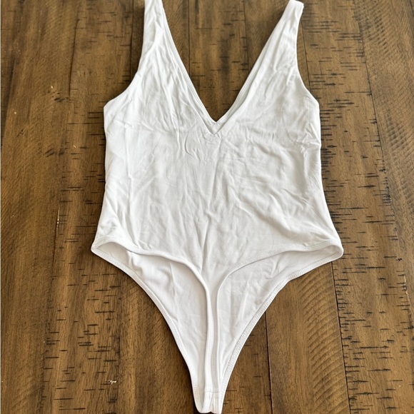 Babaton White bodysuits - Picture 4 of 9